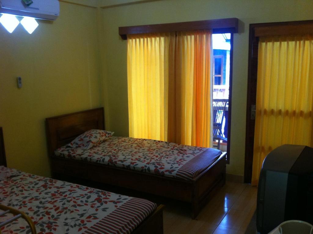 Hotel Adinda Parangtritis Quarto foto