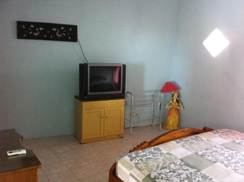 Hotel Adinda Parangtritis Quarto foto